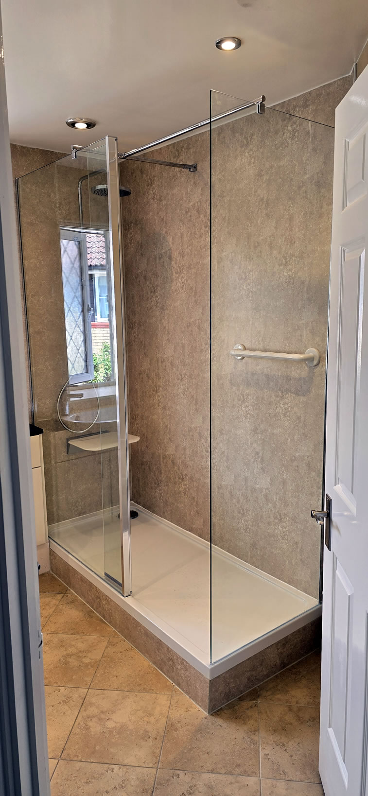 Shower installation